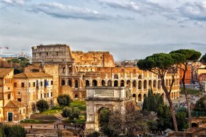 Audio Video Guided Skip-the-line Ticket: Colosseum, Palatine Hill & Roman Forum